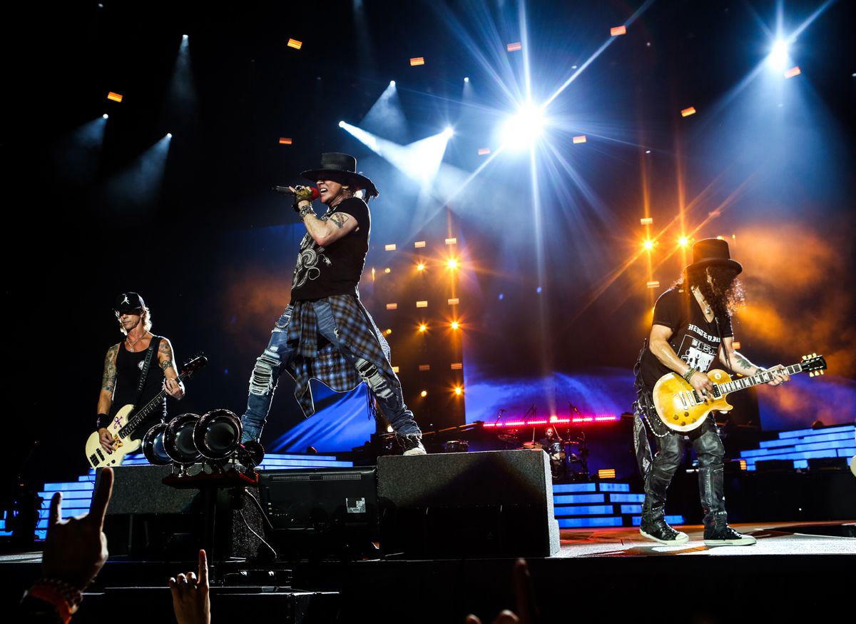 Guns N' Roses & The Cult Snake Dance & Riff at New Orleans' Superdome (SHOW REVIEW) Glide Magazine