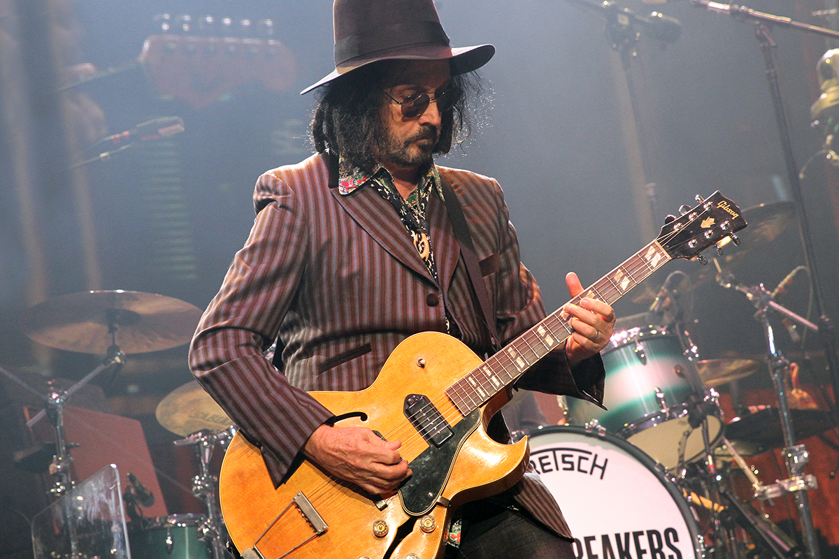 Happy 70th Birthday Mike Campbell of The Heartbreakers - (Watch Live in