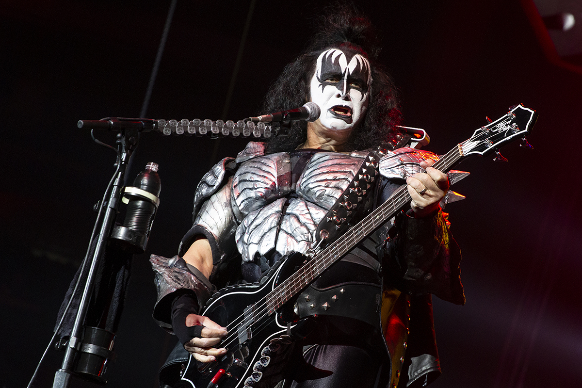 kiss & david lee roth fire up the twin cities on end of the road
